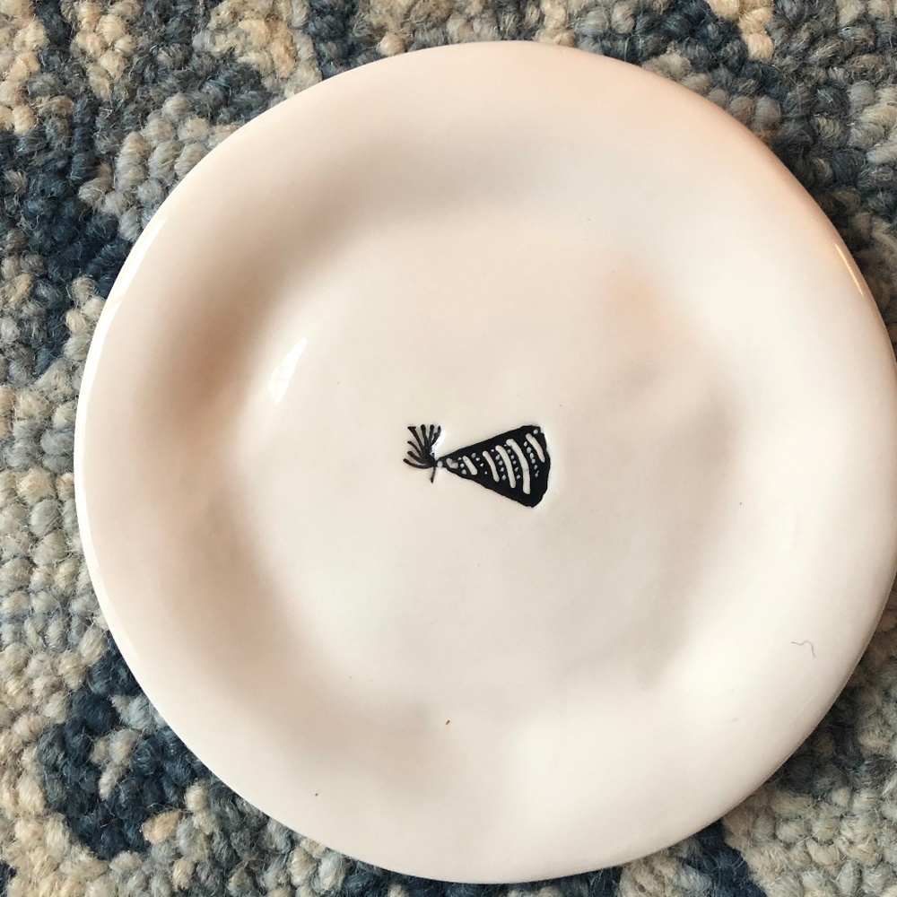 Rae Dunn Harlequin Dessert Plates (new in box)